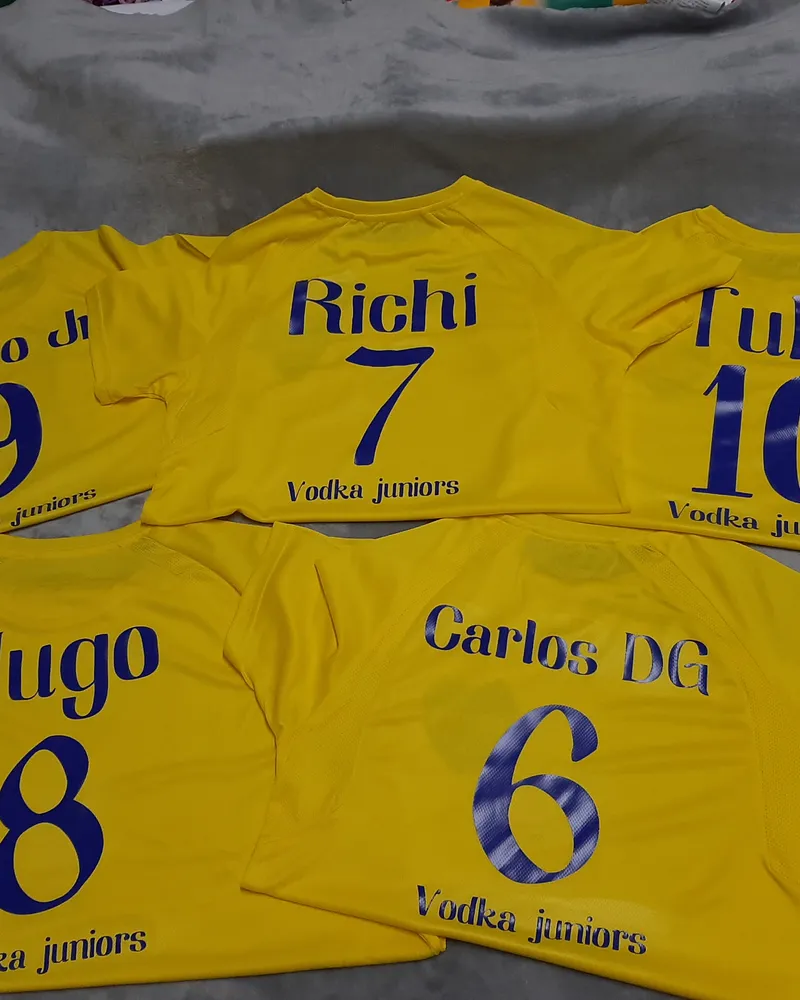 Ropa y textil personalizado — ejemplo 1